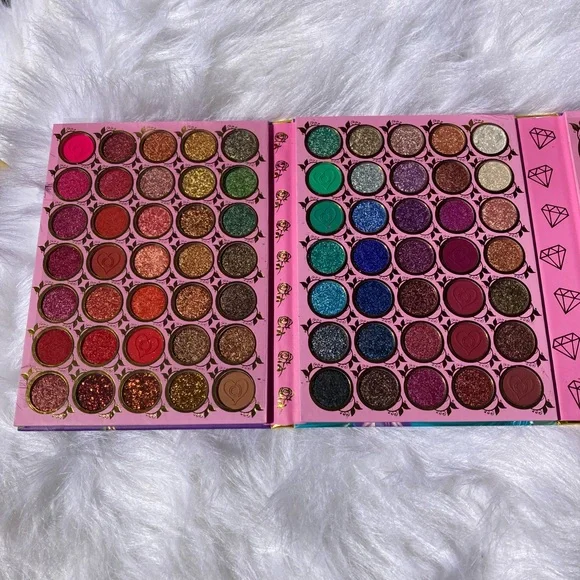 Selena Makeup Pallet - Picture 3 of 4